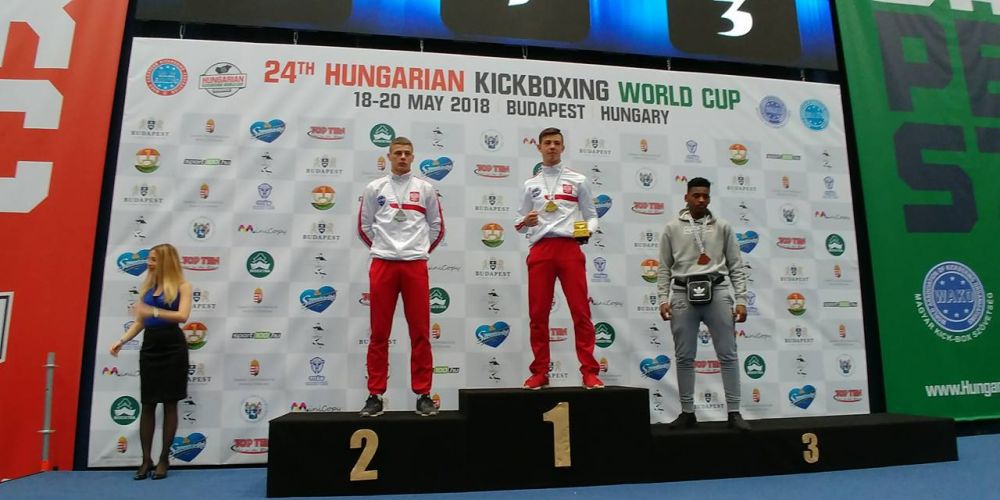 Filip Zawłocki na najwyższym stopniu podium