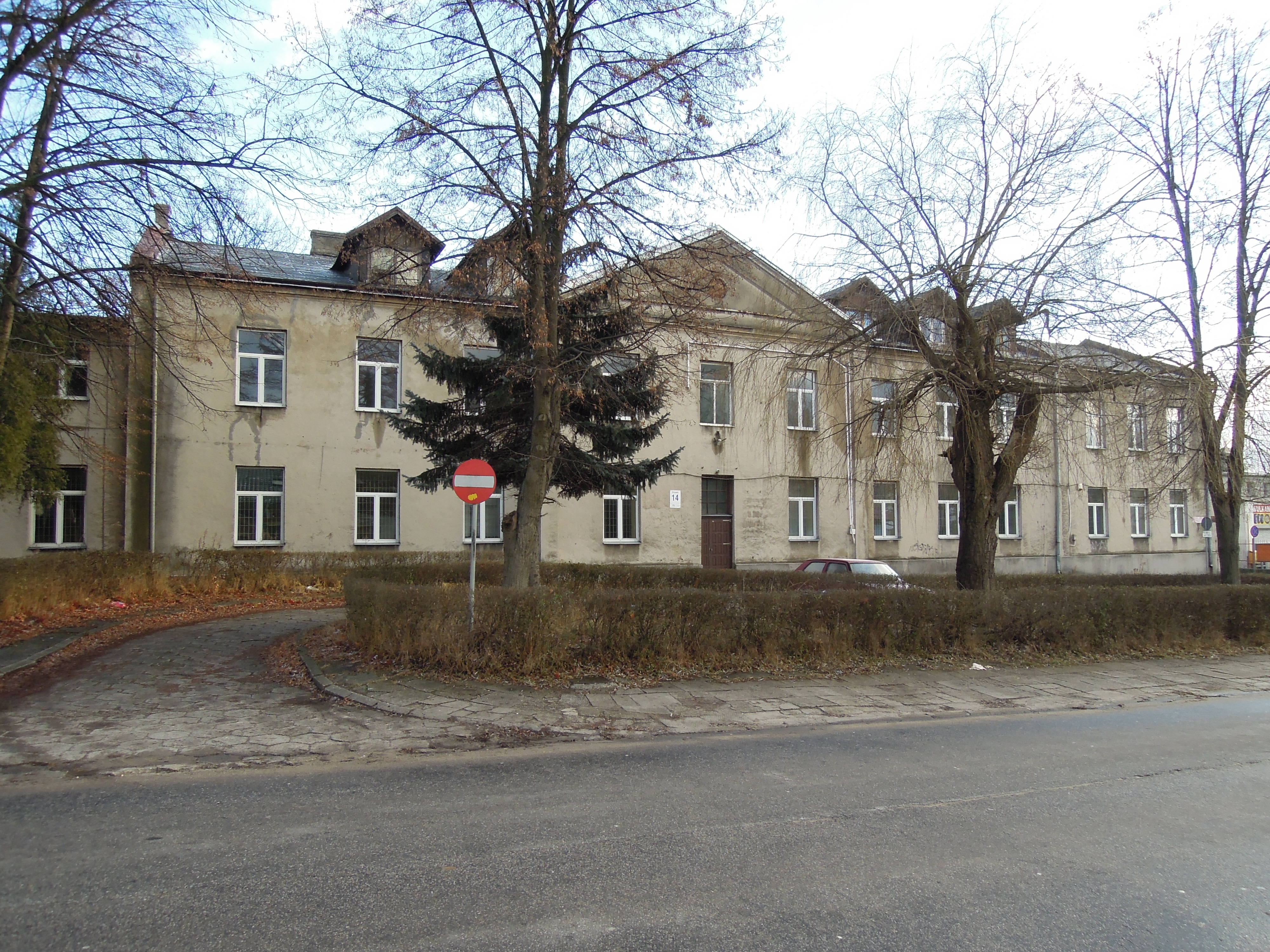 Zdjęcie budynku przy ul. Rotmistrza Witolda Pileckiego 14 images